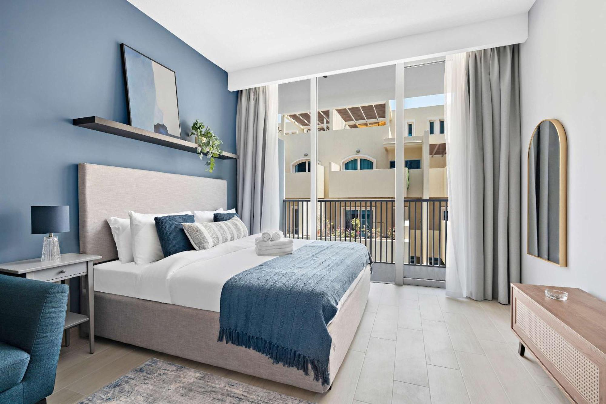 Silkhaus New Furnished In Jvc, Luma 21 Apartment
